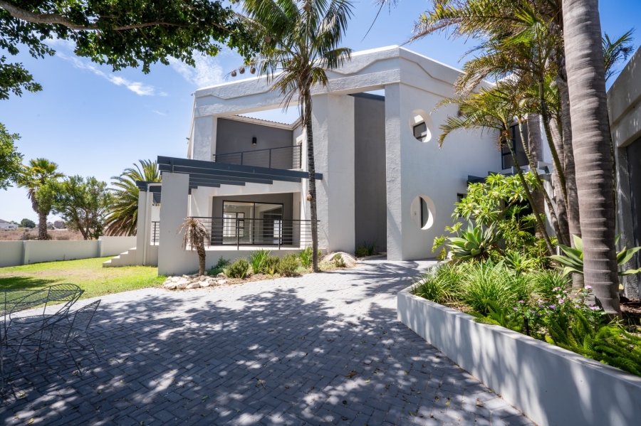 5 Bedroom Property for Sale in Myburgh Park Western Cape